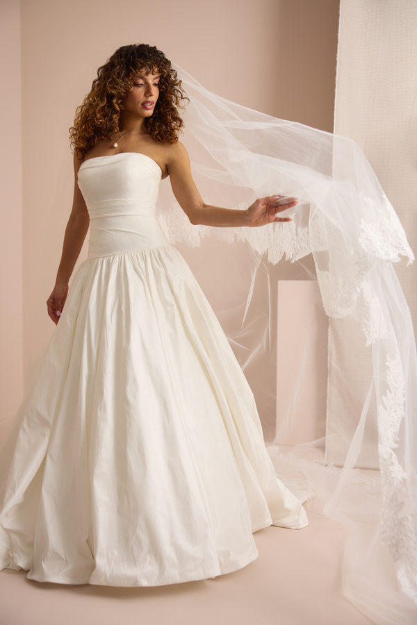 FLORAL ROMANCE VEIL