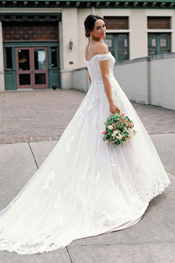 Sleeve Details | Vow'd Weddings