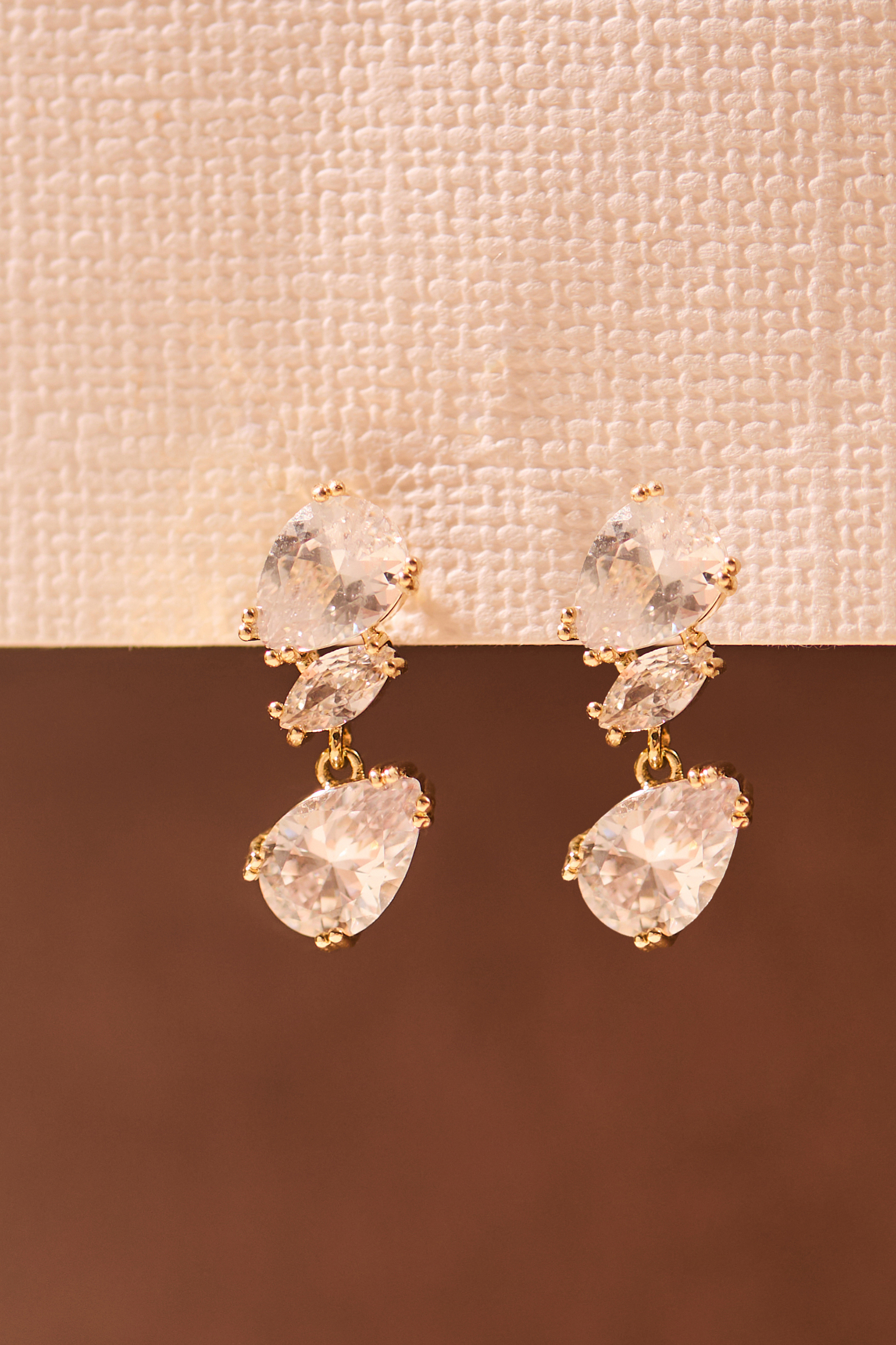 TRIPLE CRYSTAL DROPS Detail 1