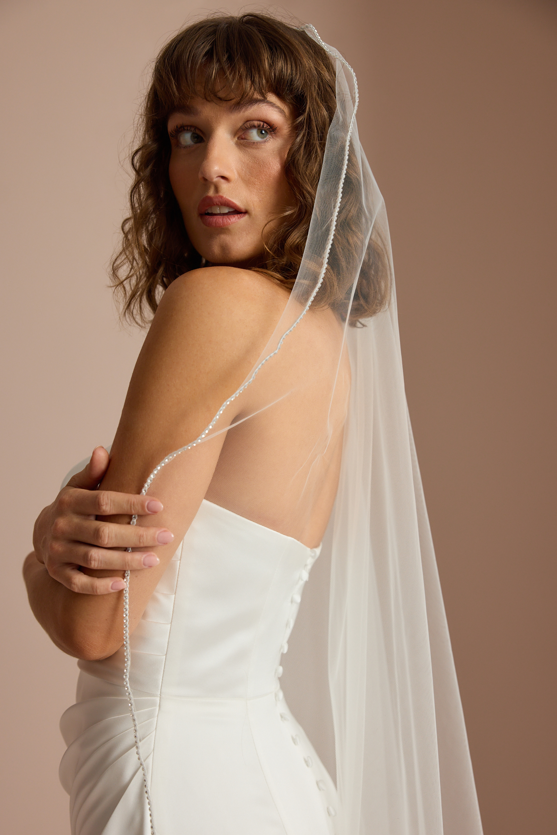 RHINESTONE TRIM MANTILLA Detail 3