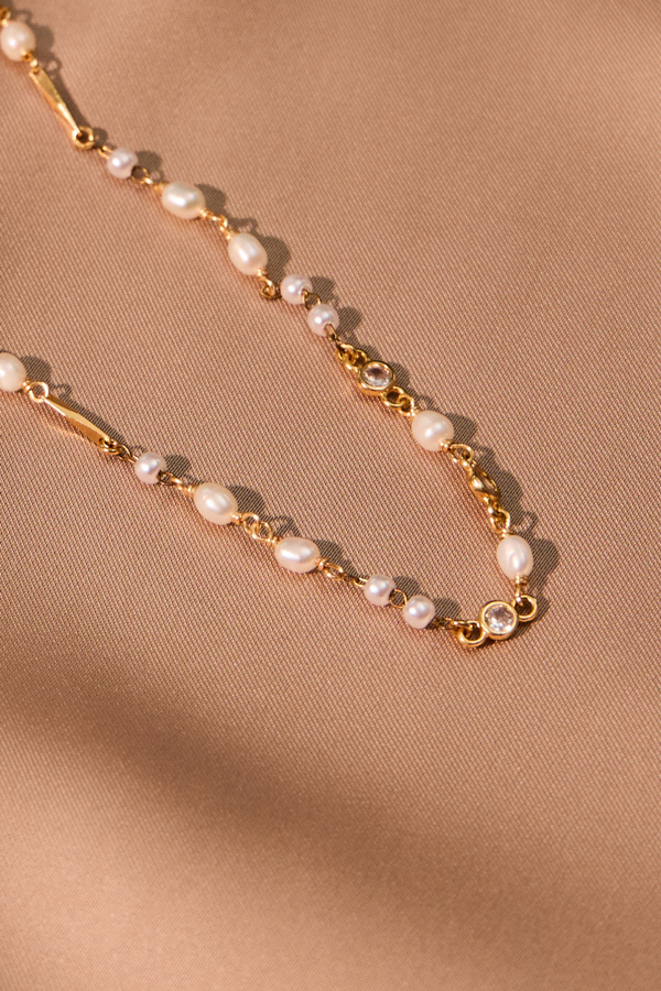 CRYSTAL & PEARL CHAIN NECKLACE