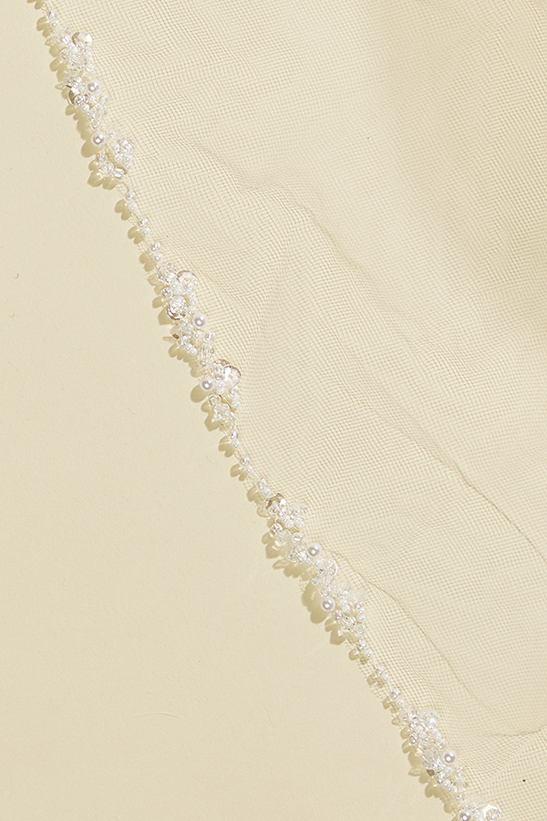 CRYSTAL CLUSTER FINGERTIP VEIL