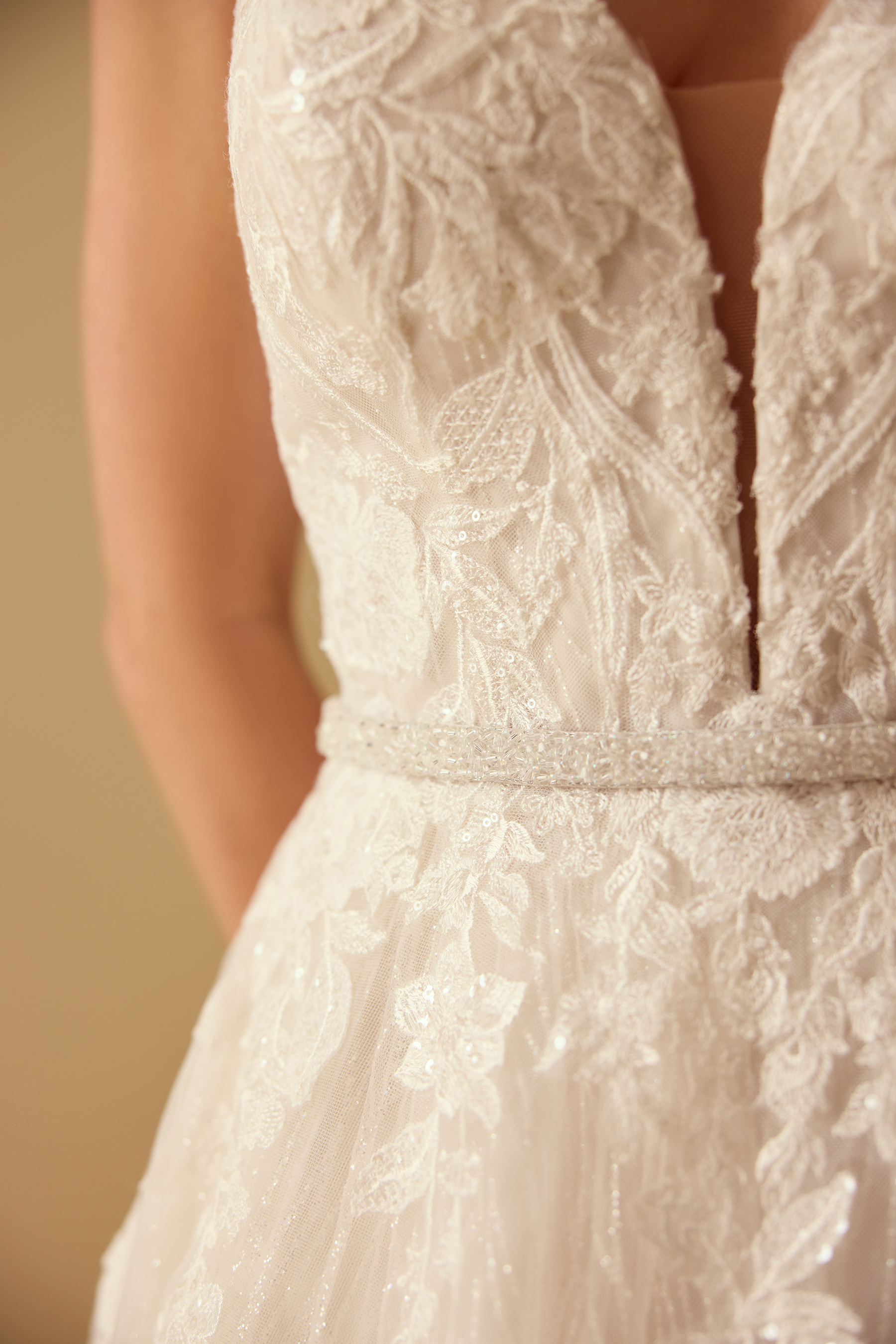 CLEAR BEAD SASH Detail 2