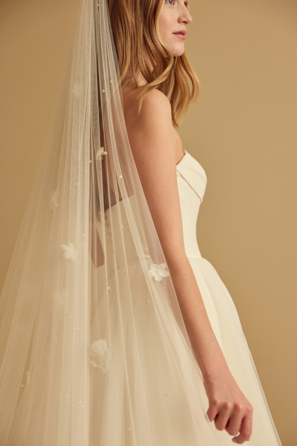 PEARL PETAL VEIL