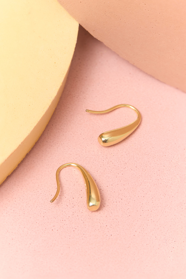 PETITE TEARDROP HUGGIES