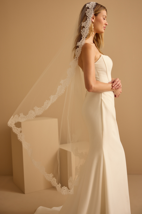 CHANTILLY MANTILLA VEIL